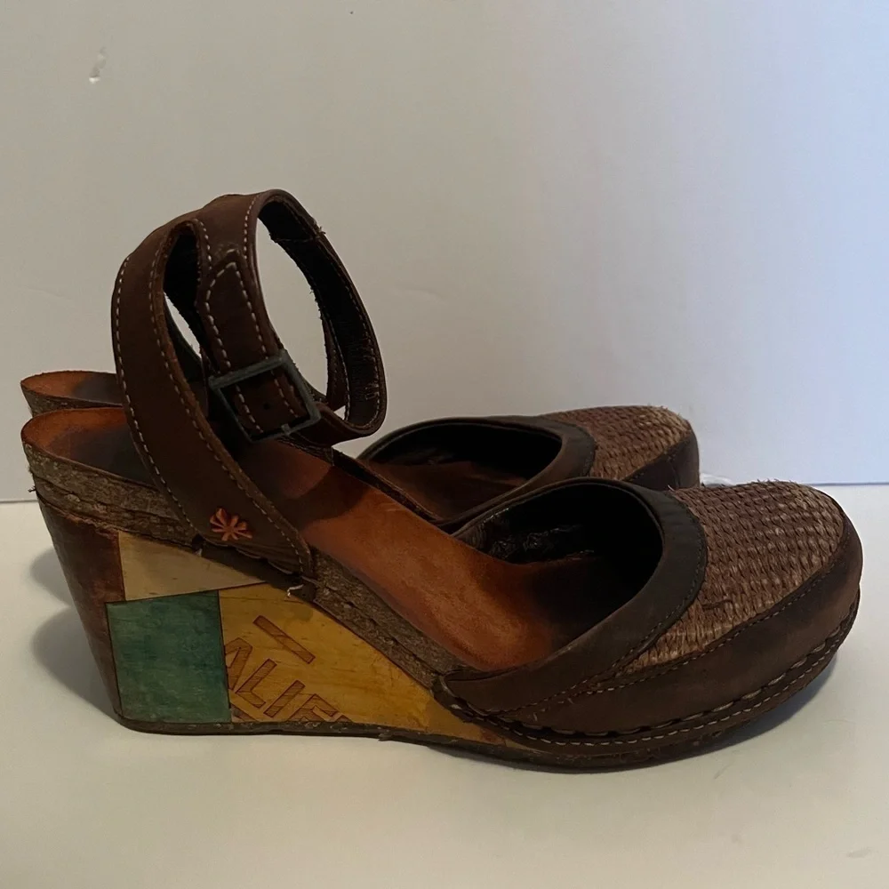 ART Women’s Brown Wedges